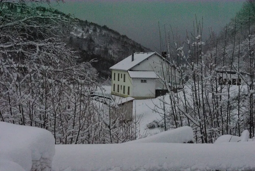 Gîte avec Sauna dans ancienne ferme avec terrasse et vue imprenable - Image 1