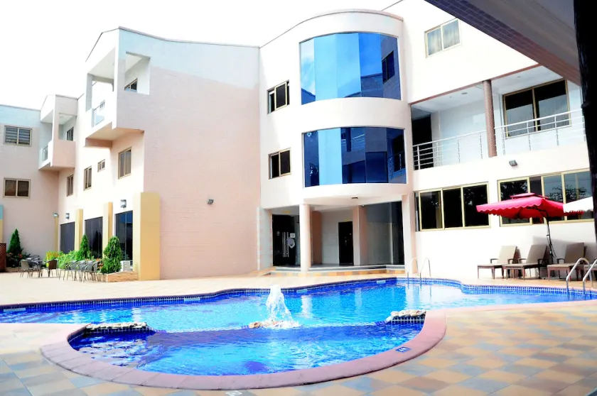 Tomreik Hotel - Image 1