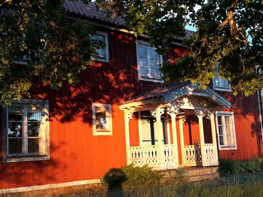 Historic manor house from 1860 with 2 full floors - Image 1