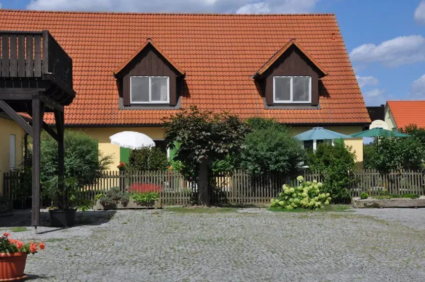 Dog-friendly and barrier-free bright vacation apartment with garden - Image 1