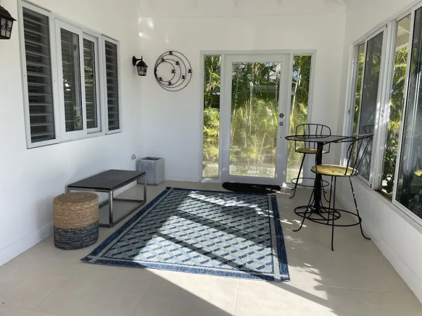 \"JAM N RELAX\" vibrant villa with full unit AC & private beach club - Image 1