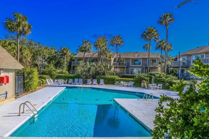 Lagoon Views, Private Balconies, Wildlife, En Suite Bathrooms, Pool & 2 Master Beds. 5 min to beach - Image 1