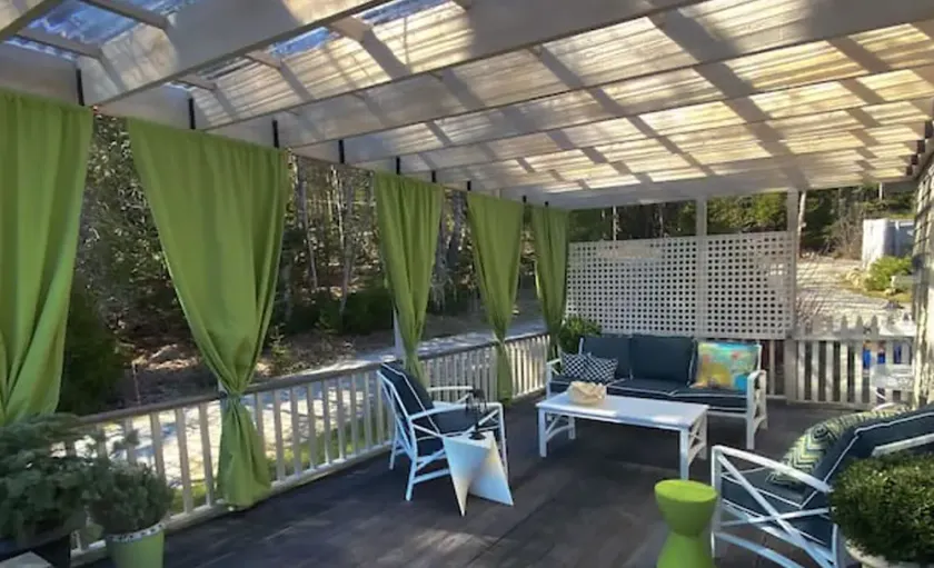 Chic Farmhouse Guest Cottage, ROW zum privaten Strand, A / C - Image 1