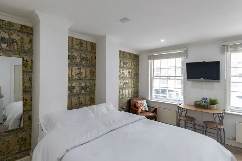 Aldgate London City Boutique Studio 3 - Image 1