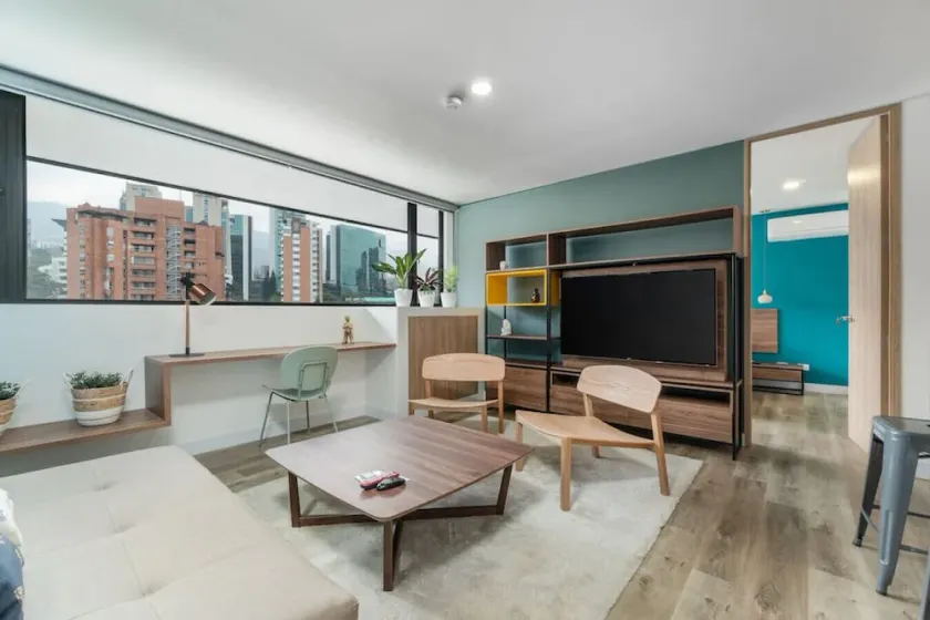 Go Living 606 · Stylish 1BR Apt near Milla de Oro-AC fast Wi-Fi - Image 1