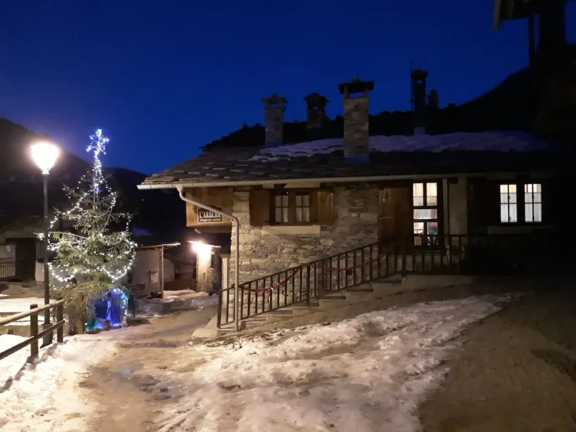 Cabin in characteristic mountain village - Image 1