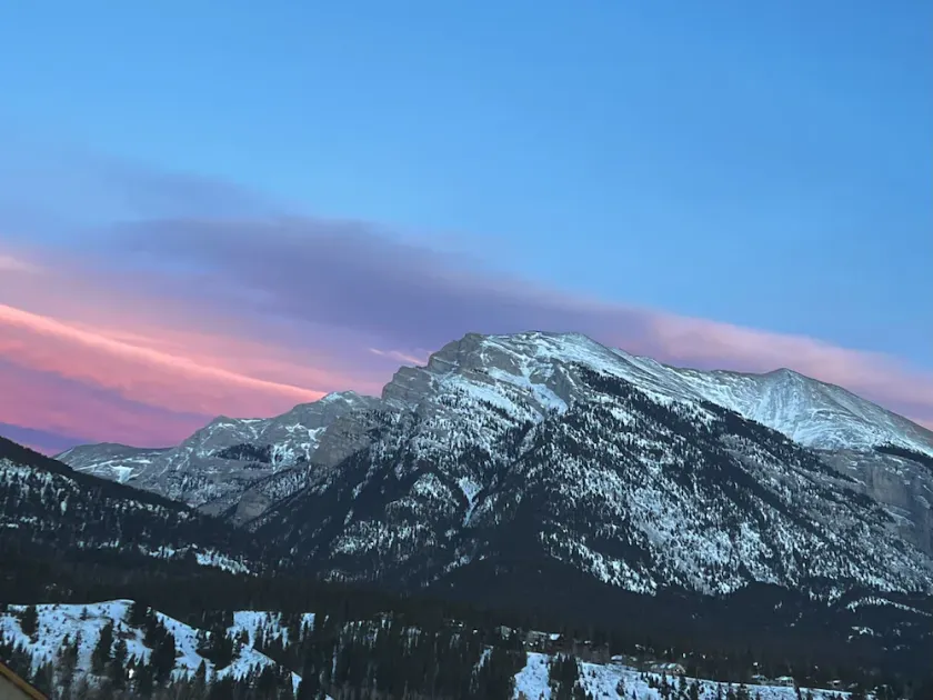 Condo de montagne de charme avec une vue à couper le souffle au cœur de tout! - Image 1