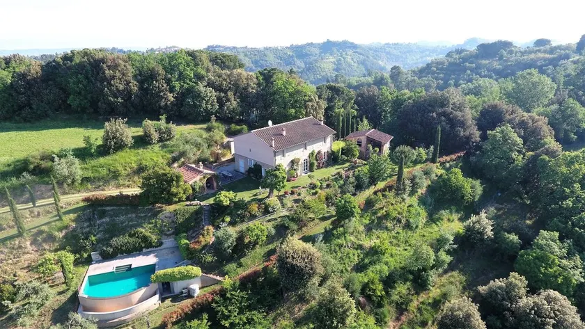 Private Villa In Tuscany with Pool And Garden, Magical Landscape Views - Image 1