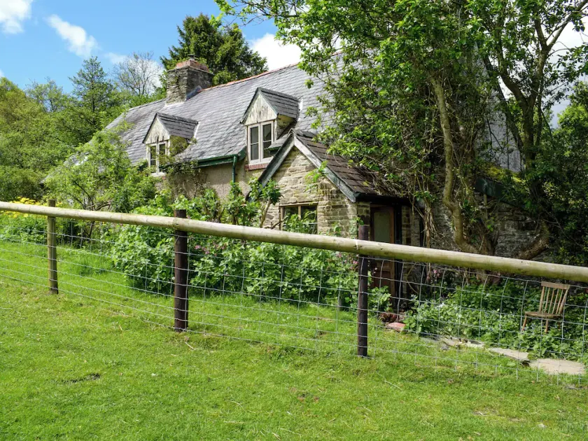 Lower Goytre Farmhouse - Image 1