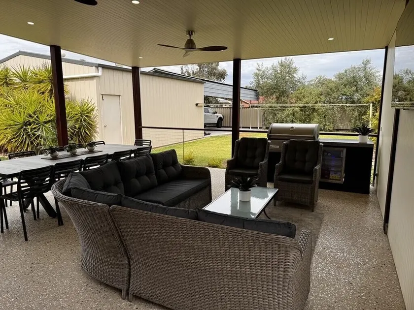 Bundalong Retreat with NEW alfresco area - Image 1