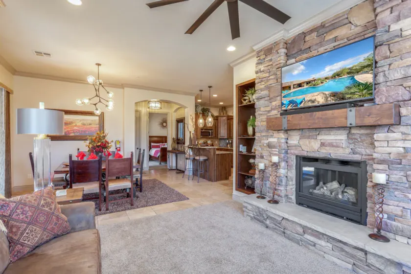 Coral Springs Resort B8, Sleeps 9, Beautiful Complex Amenities with Pool and BBQ - Image 1