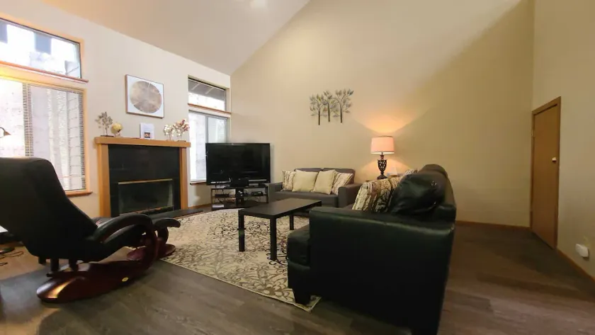 2 Skyline Condo-Sunriver, Oregon: Hot Tub, BBQ, WiFi, SHARC Aquatics, Tubing Hill, Mt. Bachelor, Golf, Deschutes River, Tennis, Cykelstier - Image 1