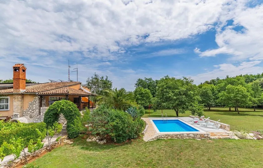 Amazing home in Valtura - Image 1