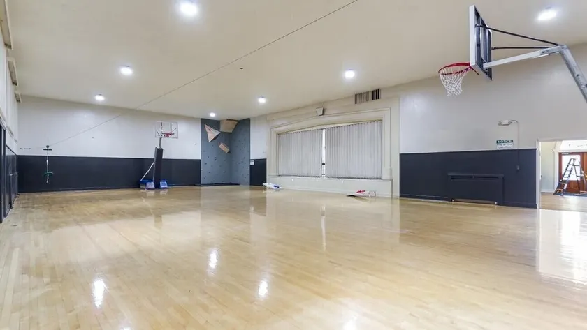 McKinley Mansion Full Building w/Bball gym, Arcades, 13000 sqft, Sleeps 70. - Image 1