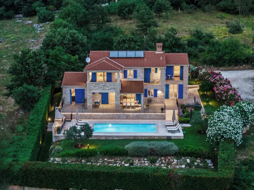 Villa Sterpazzi near Poreč with heated private pool, sea view, jacuzzi and sauna - Image 1