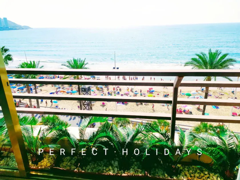 Near the beach, sleeps 6–8, 3 bedrooms, 200 m. Great for families. - Image 1