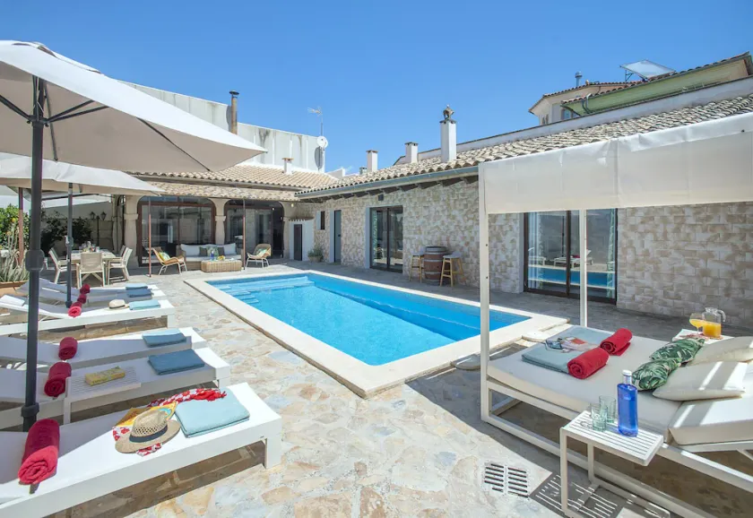 Owl Booking Villa Frida - Exclusive Holidays - Image 1