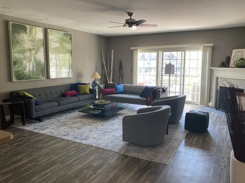 Your Beach \"Summer White House\": Walk/Bike to Shops, Eats, Beach; 3BR. Sleeps 6. - Image 1