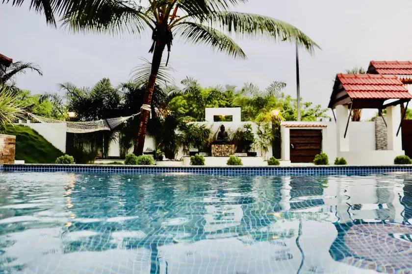 Beautiful villa w/Private swimming pool — 15 min from the beach! - Image 1