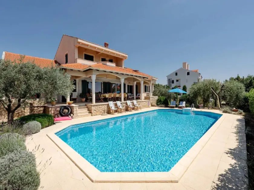 Geräumige und luxuriöse Villa Clara mit extra großem Pool - Image 1