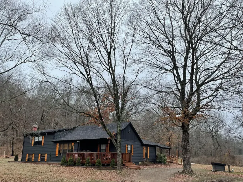 Rustic Cabin in Hunters' Paradise! - Image 1