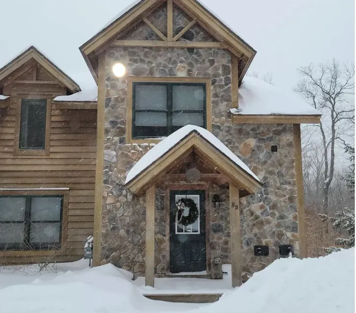 Cozy ski retreat on Mt. Snow! - Image 1