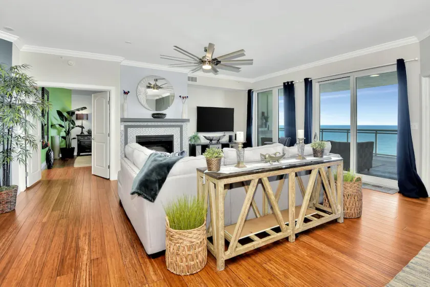 Fabuleux front de mer direct avec balcon privé et à quelques pas de la plage - Image 1
