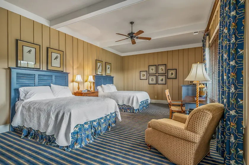 Bright's Creek Lodge, Double Queen w/ Balcony -Near Tryon, TIEC & Hendersonville - Image 1