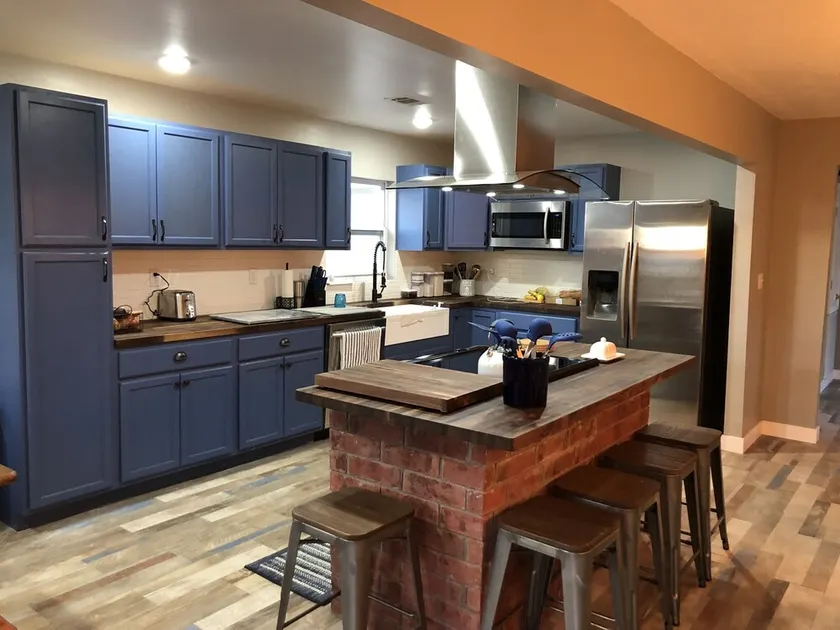 Ozark Mountain Retreat - Image 1