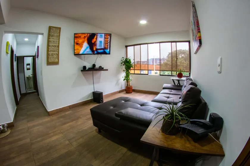 Carlito′s Way Food & lodging - Image 1