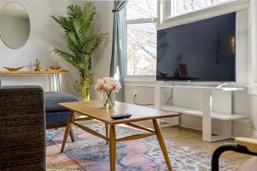 Sunshine Central - Yale 3BR Prking Wshr/Dryr - Image 1