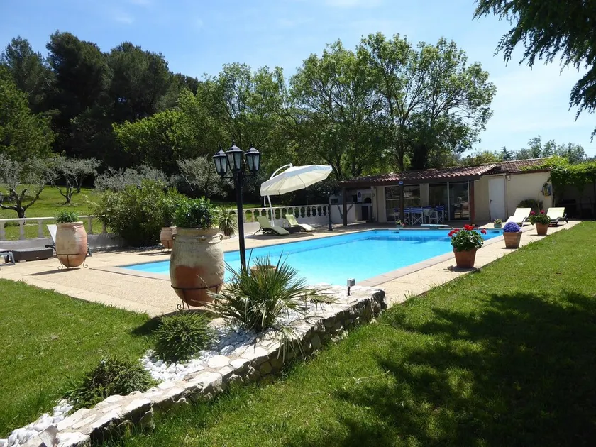 ABSOLUTE RUHE - T. 3 - POOL - PARKPLATZ - Image 1
