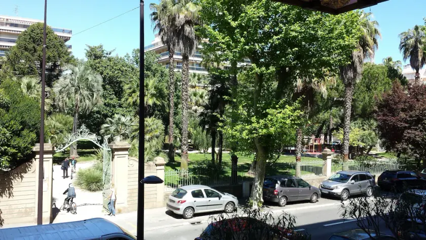 2 rooms garden square 150 meters from the beach - Image 1