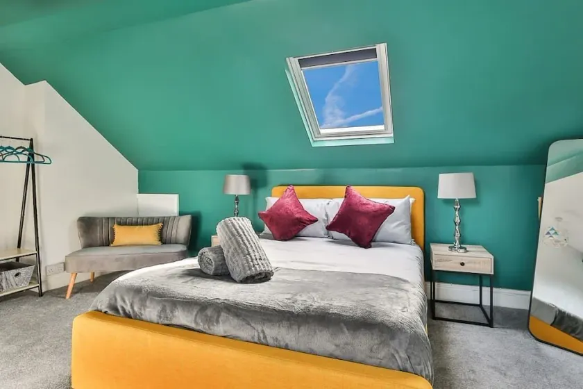 ★Hidden Gem★4 Bed Cosy Home ✔Top Location✔ - Image 1