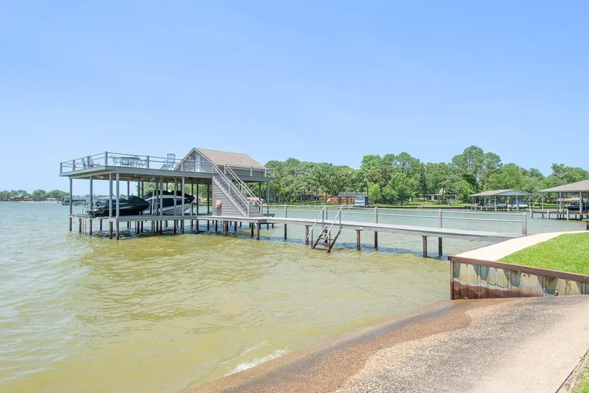 Stunning Five Bedroom Escape - Great Water! - Image 1