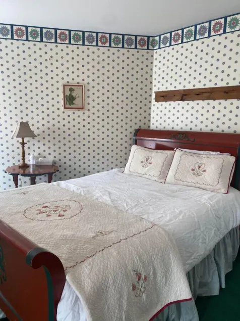 AH #34 · AH #34 Queen Suite w/Jacuzzi/SS/Fridge/Micro - Image 1