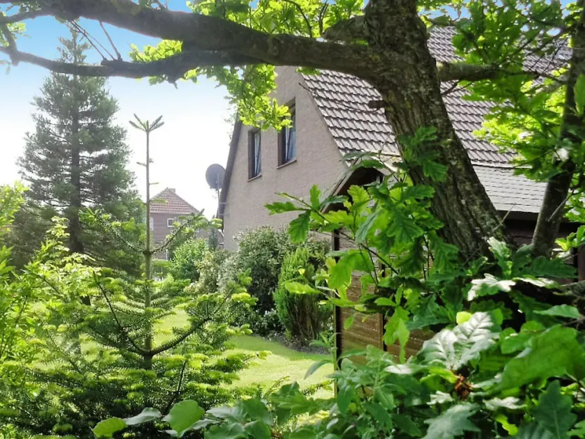 Holiday Home With Garden in Nessmersiel - Image 1