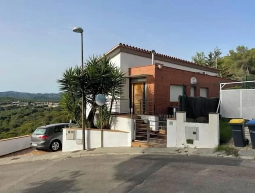 Pleasant Villa with pool for 2 families - Image 1