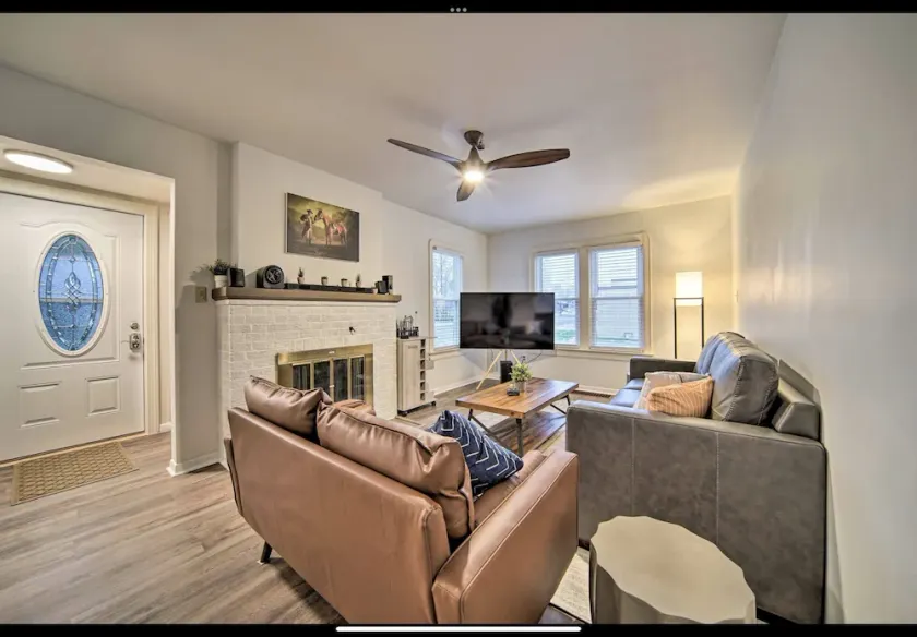 Central 3-Bed Home • Ideal for Families, Shopping, Beaches, Fishing • Dogs OK - Image 1
