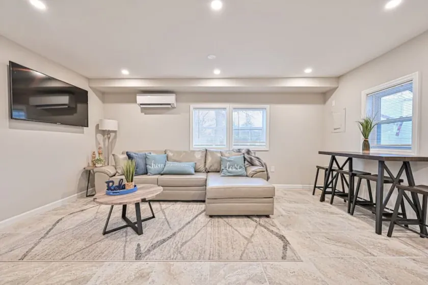 653 3rd St unit1 AfterDune Delight 2BR Near Beach - Image 1