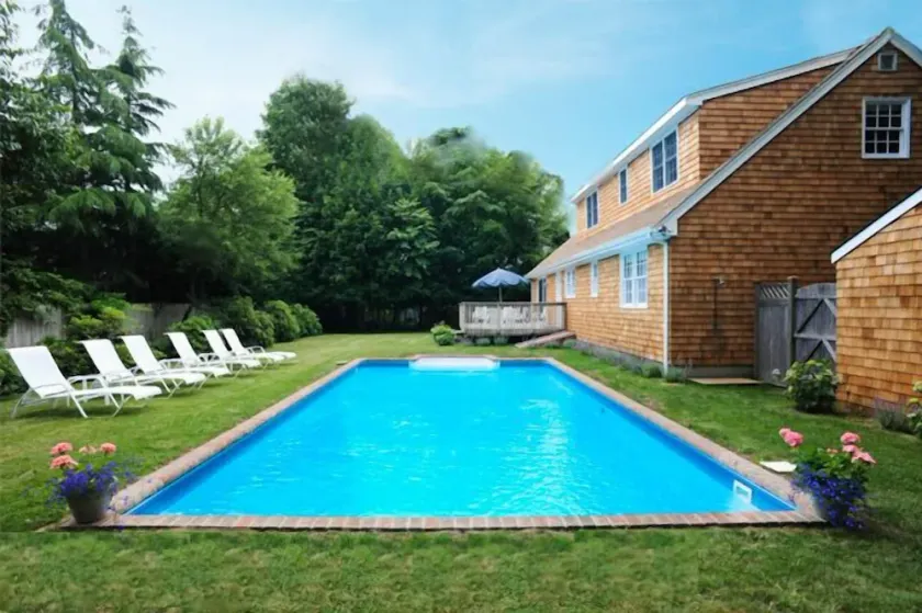 Walk to Village, Bike to Ocean, Relax in Solar Heated Pool - Image 1