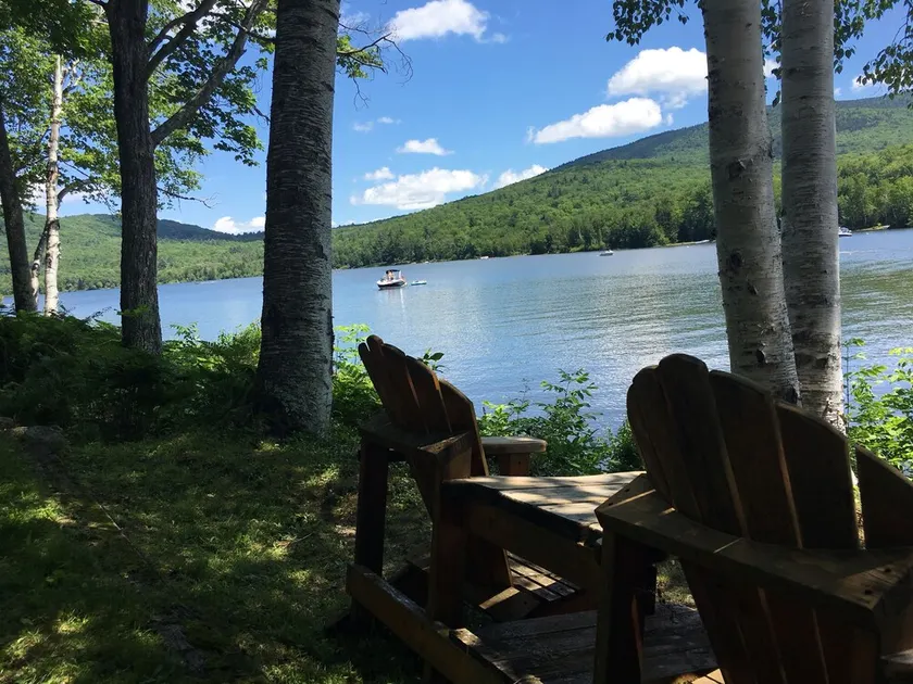 Slap af og nyd 240 'søfront på Stinson Lake-Rumney, NH, med privat strand - Image 1