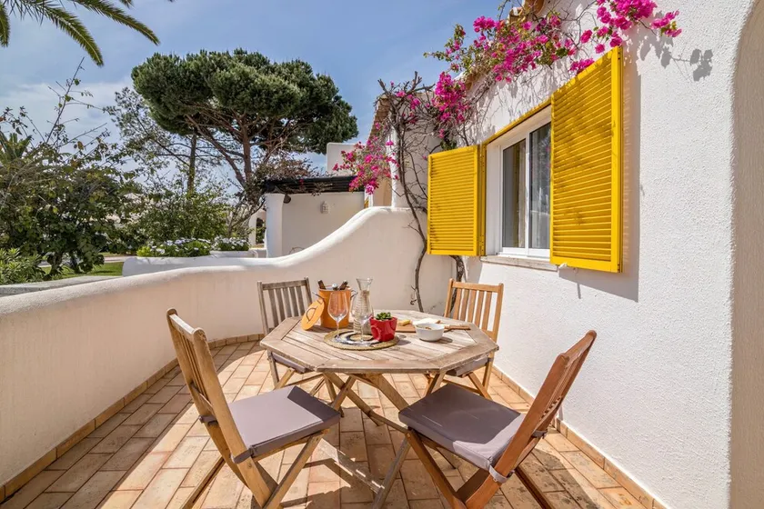 Vacation Home Casa 012 with Wi-Fi, Balcony, Garden & Pool - Image 1
