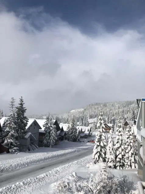 The Akasha is a true ski in ski out property on Foster's Place - Image 1