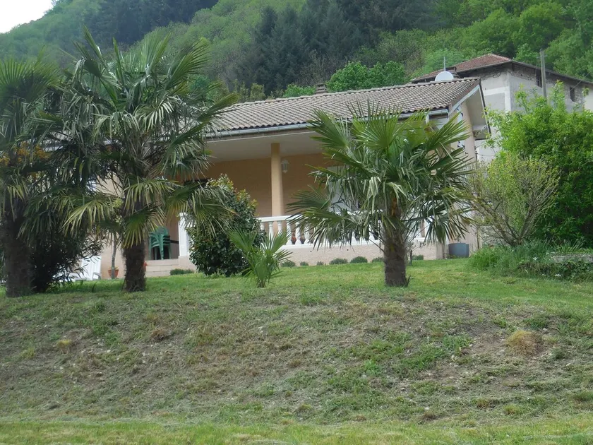 Casa THUEYTS situata in un grande appezzamento di oleandri e palme - Image 1