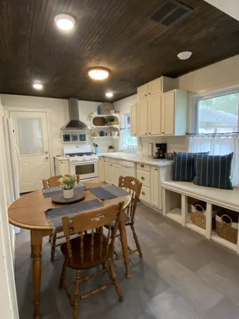 Charming 2/1 Centrally located and close to ULM! Pet Friendly! - Image 1