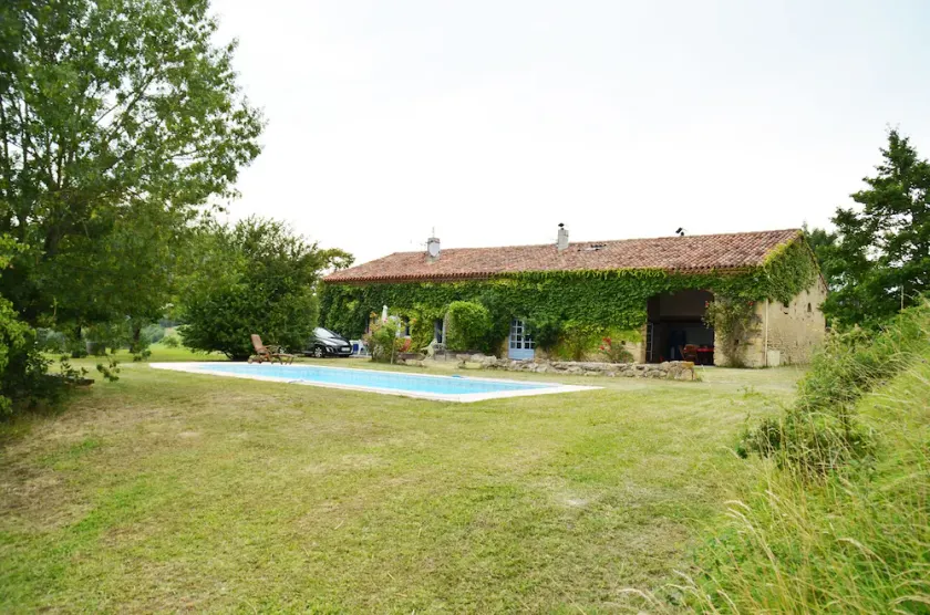 Autan roser, karakter hytte i Lauragais Auriac / Vendinelle - Image 1