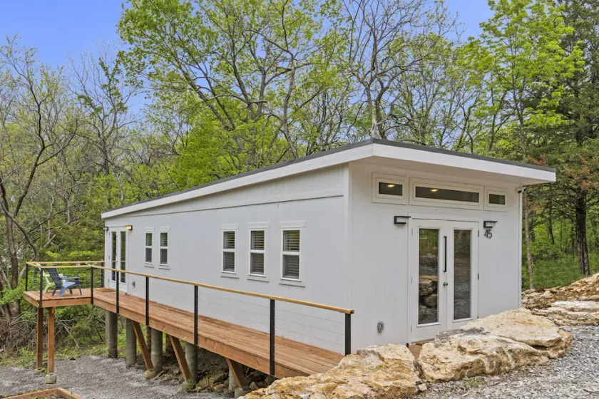 Sunlight Tiny House at Linn Valley Lakes - Image 1