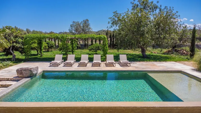 Rustic villa with large swimming pool, in the center of Mallorca - Image 1