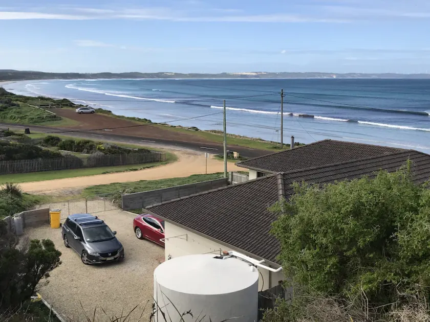 Surfside Lodge on the beach - Image 1